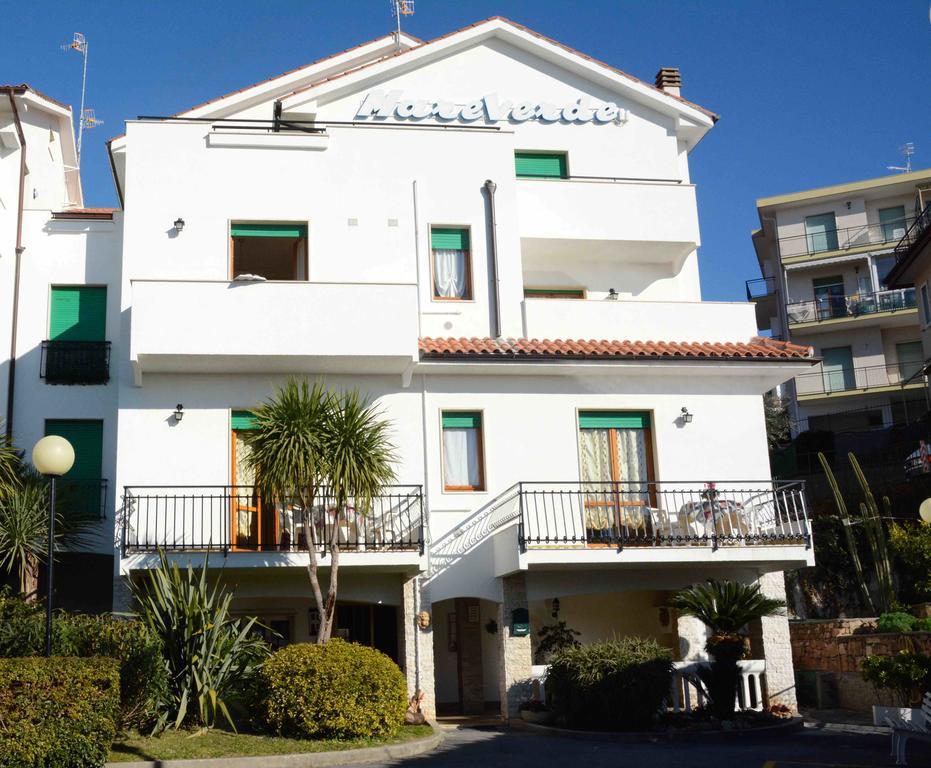 Residence Mare Verde Pietra Ligure Exteriör bild
